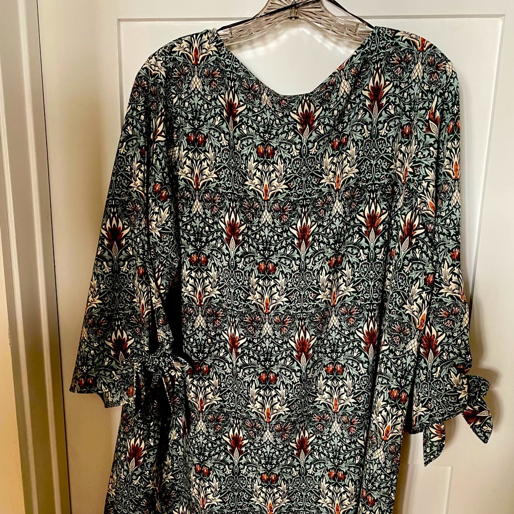 H & M William Morris Dress, New with Tags, Size 16